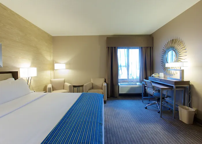 Express - West Acres By Ihg Hotel