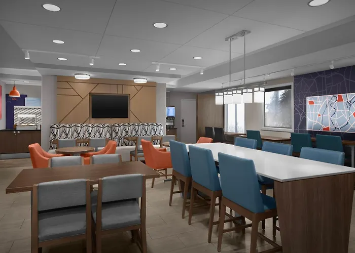 Hotel Express - West Acres By Ihg Fargo