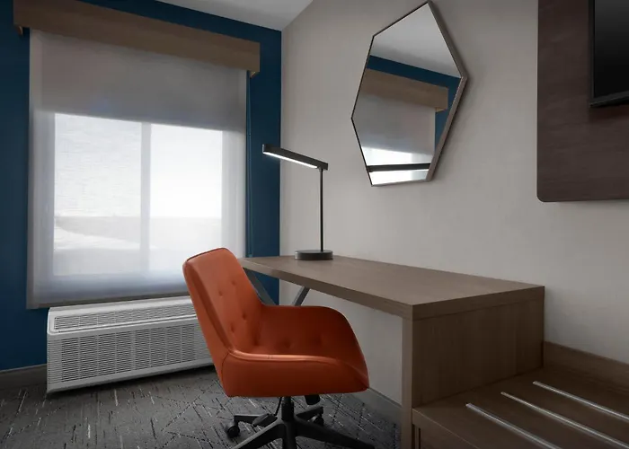 Express - West Acres By Ihg Hotel Fargo