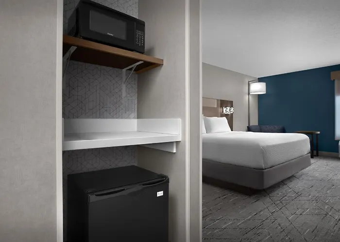 Express - West Acres By Ihg Hotel